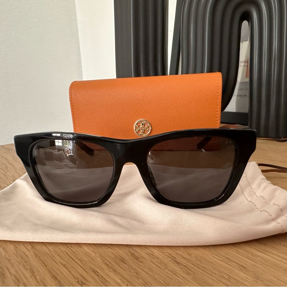 Tory Burch Solid Gray Rectangular Sunglasses